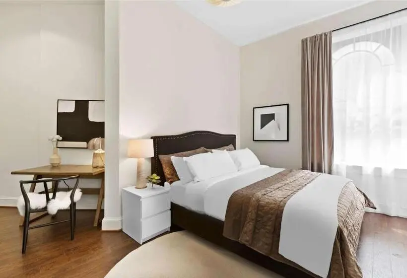 Standard-invahuone King-vuode, Brexton, Trademark Collection By Wyndham