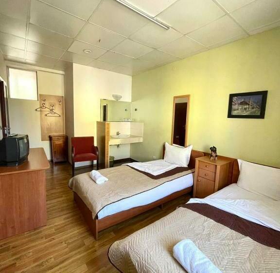 اتاق استاندارد با سرویس بهداشتی مشترک, Rooms Sonata