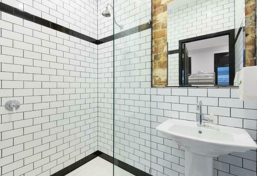 اتاق استاندارد, The Village Glebe