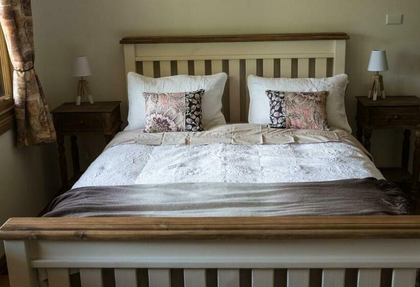 デラックスルーム, Buttercup Hill