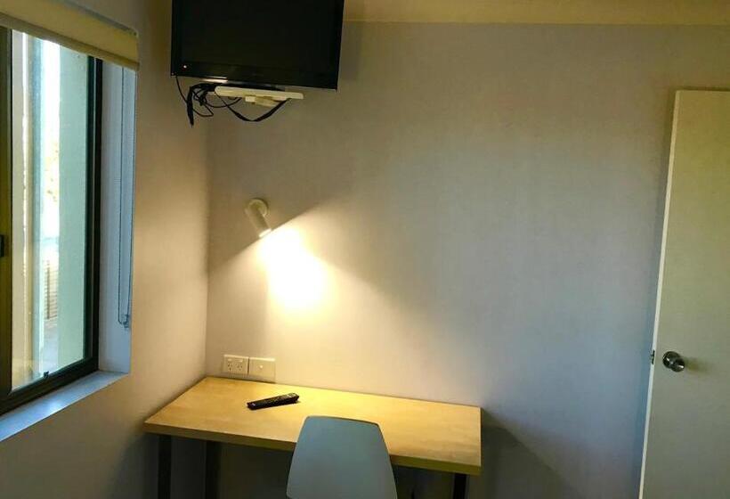 Люкс 2 Спальни, Cleveland Bay Air Motel