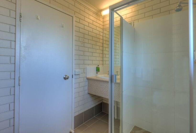 Номер Deluxe, Cleveland Bay Air Motel