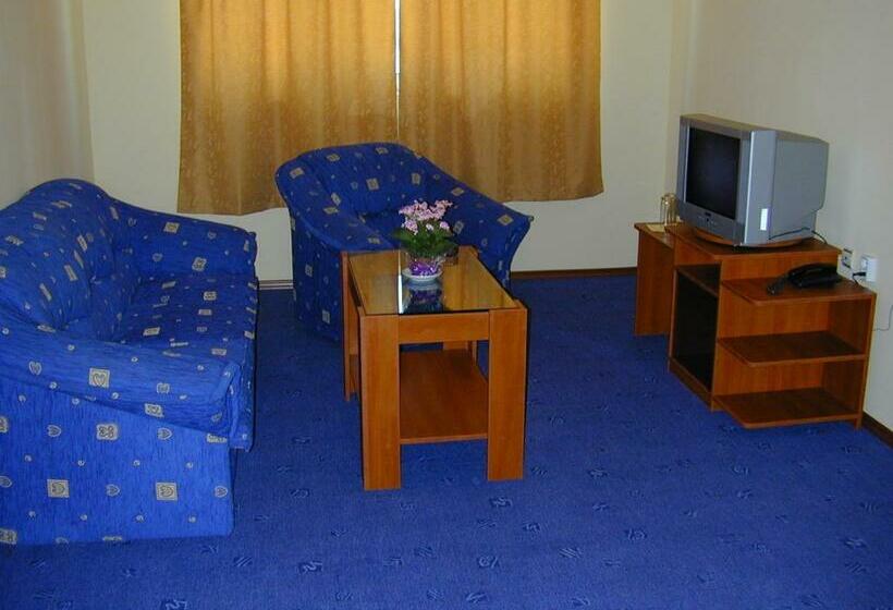 4인용 스탠다드 룸, Family Hotel Familya