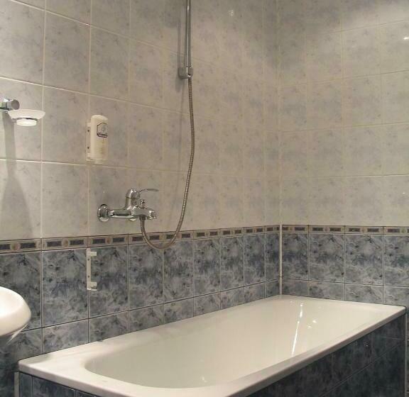 4인용 스탠다드 룸, Family Hotel Familya