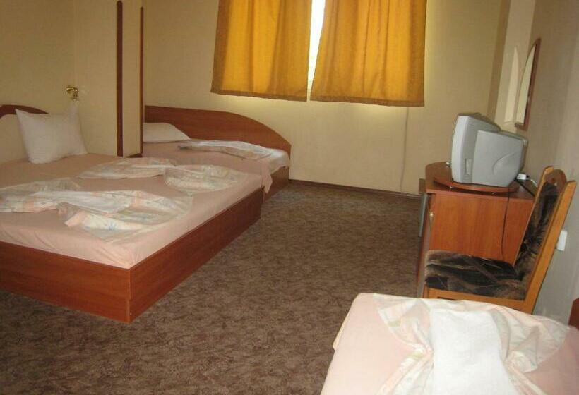 スタンダード4人部屋, Family Hotel Familya