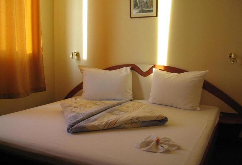 스탠다드 룸, Family Hotel Familya