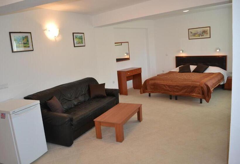 Номер Стандарт Вид на Море, Family Hotel Magnolia