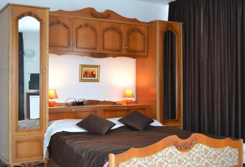 سوئیت خانواده 2 خوابه, Family Hotel Magnolia