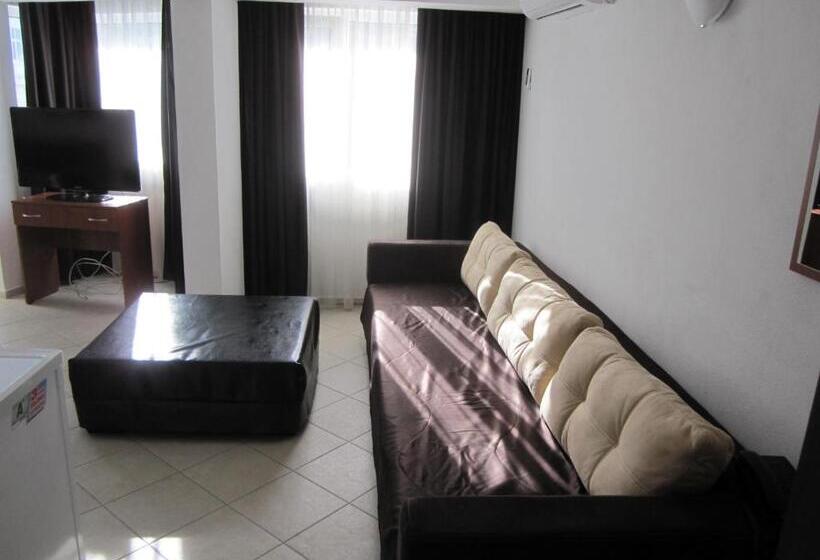 带海景的复工套房, Family Hotel Magnolia