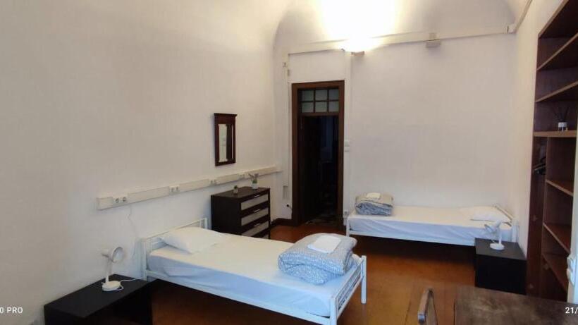 اتاق خانوادگی, Hostel Raymundo