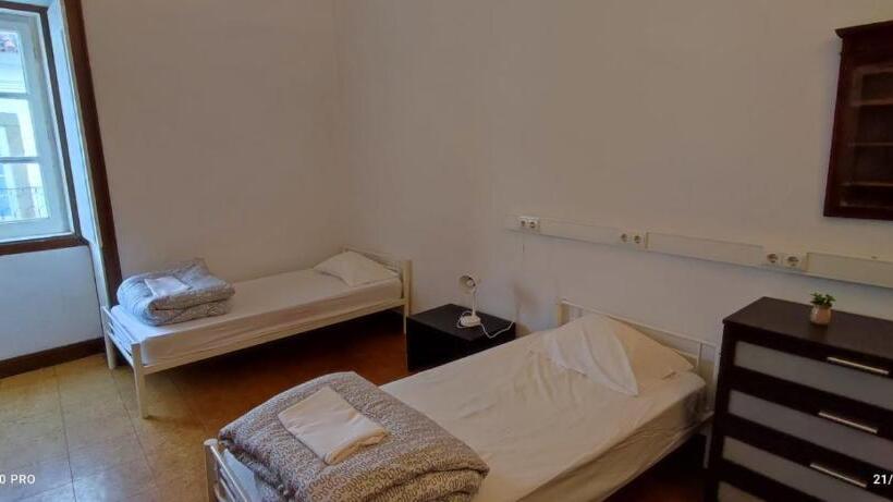 اتاق خانوادگی, Hostel Raymundo