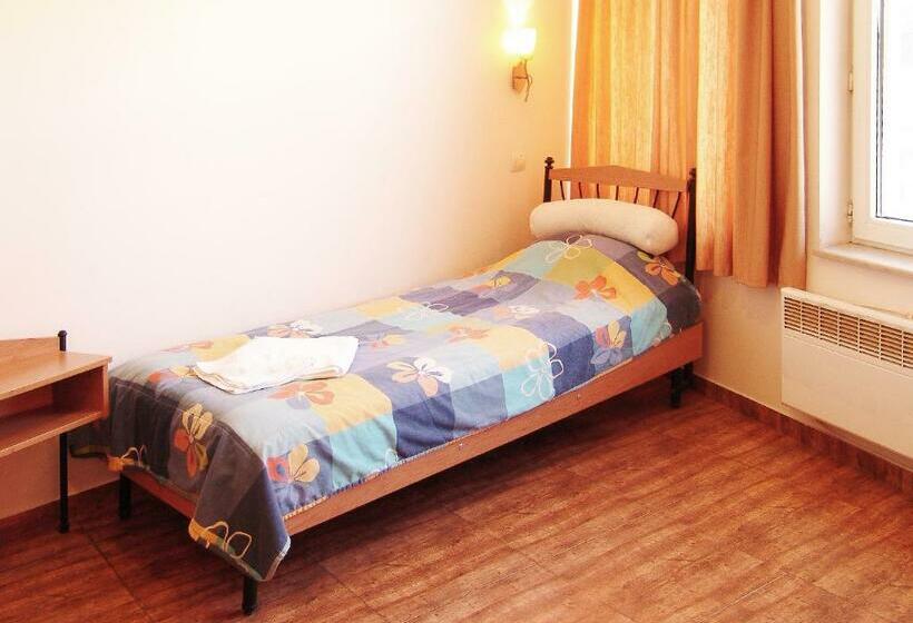 חדר סטנדרט, Central Family