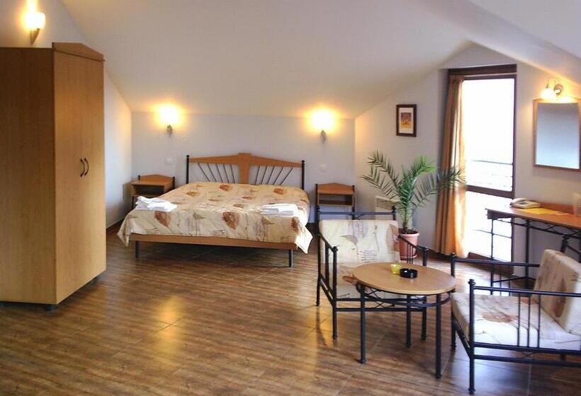 חדר קומפורט, Central Family