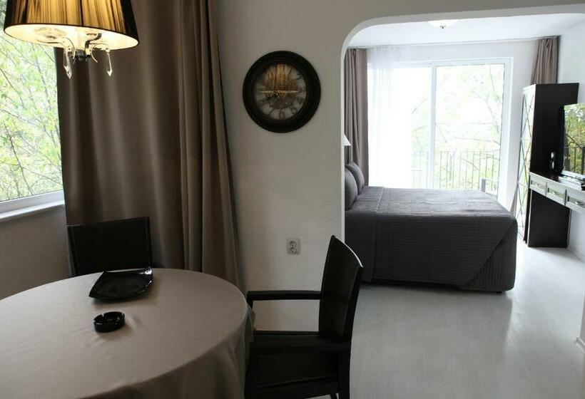 غرفة ديلوكس مزودة بشرفة, Hijata