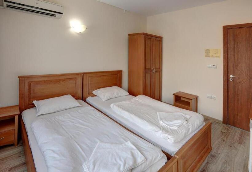 이코노미 룸, Jupiter 1 Family