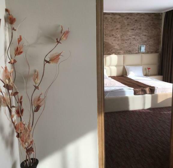 측면 바다 전망 스위트, Kamenec