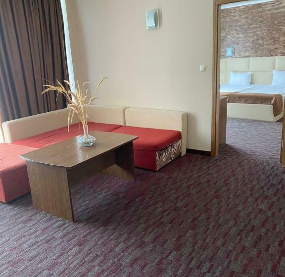 측면 바다 전망 스위트, Kamenec