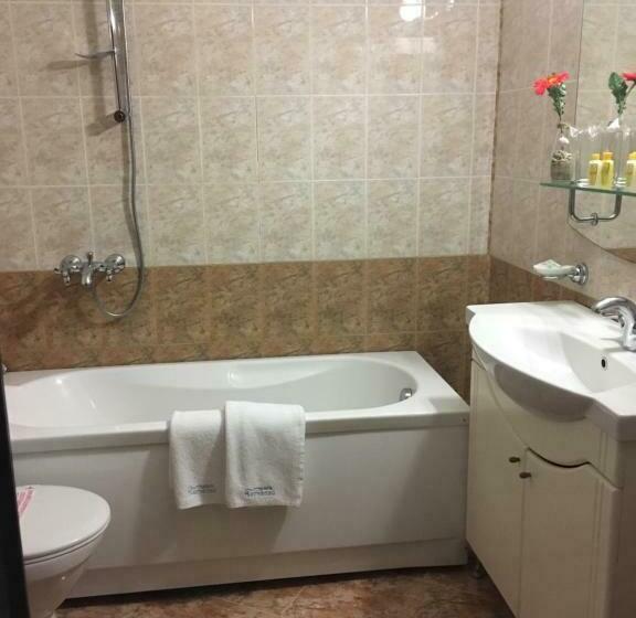 套房侧面可观海景, Kamenec