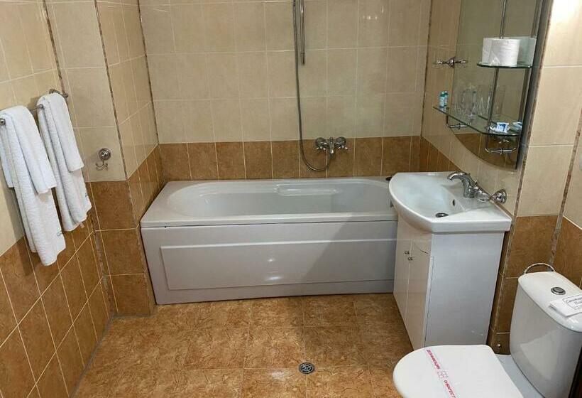 측면 바다 전망 스위트, Kamenec