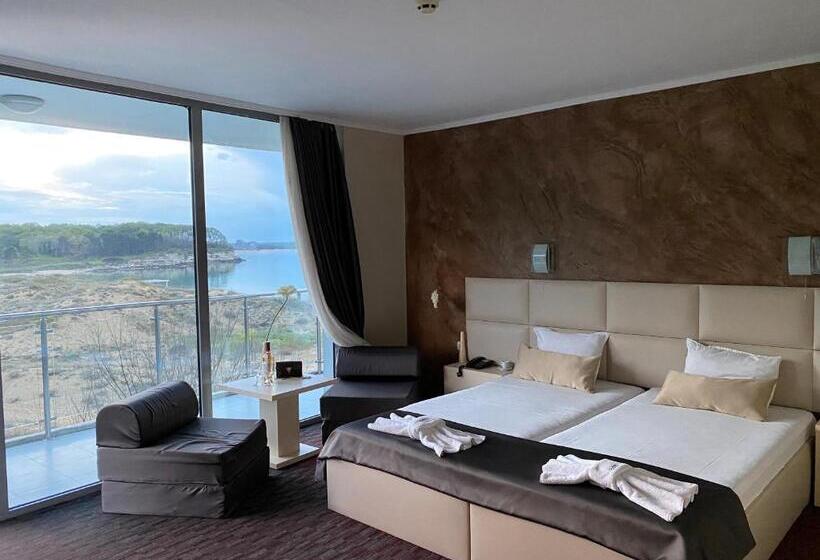 측면 바다 전망 스위트, Kamenec