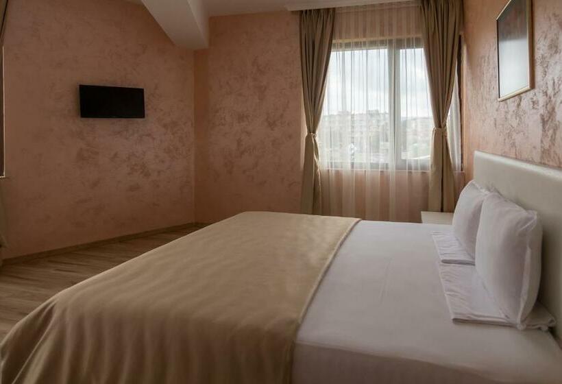 Pokój Deluxe, Kardjali