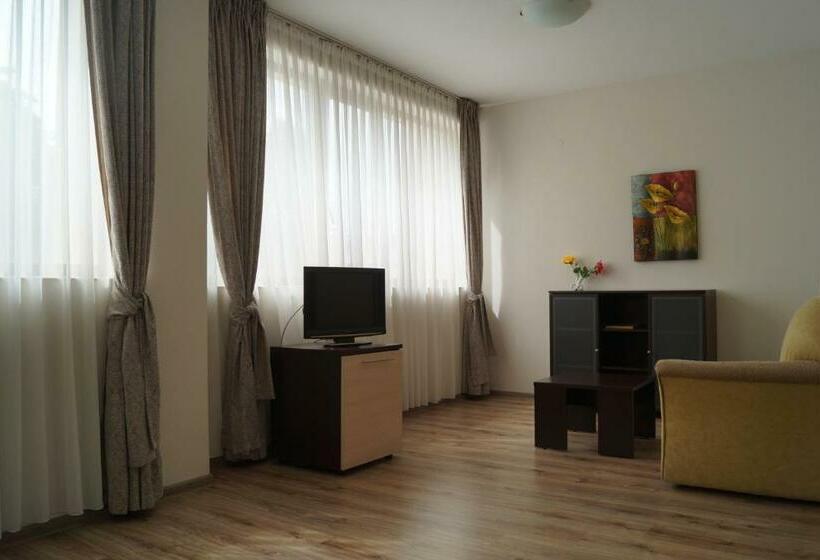 Pokój Deluxe, Kardjali