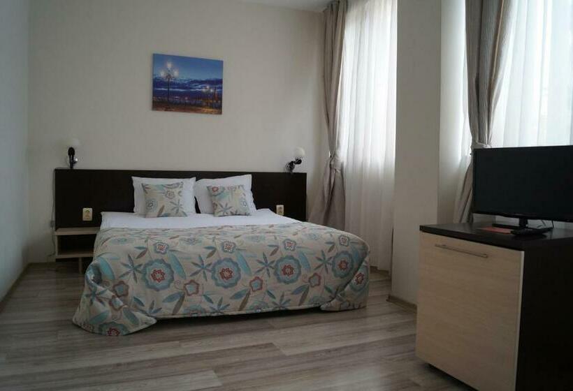 Pokój Standard, Kardjali