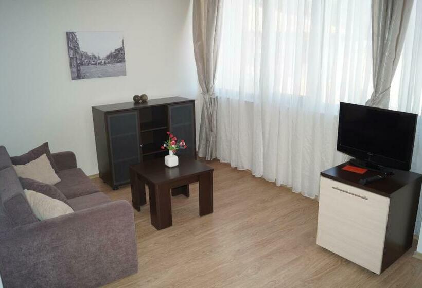 Pokój Deluxe, Kardjali