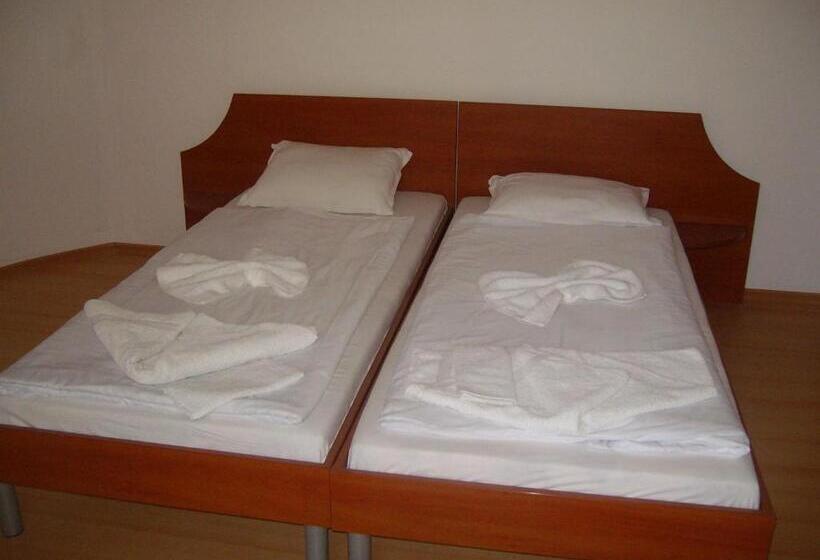 اتاق استاندارد, Marianas Guesthouse