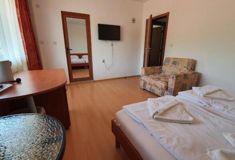 Номер Стандарт Трехместный, Marianas Guesthouse