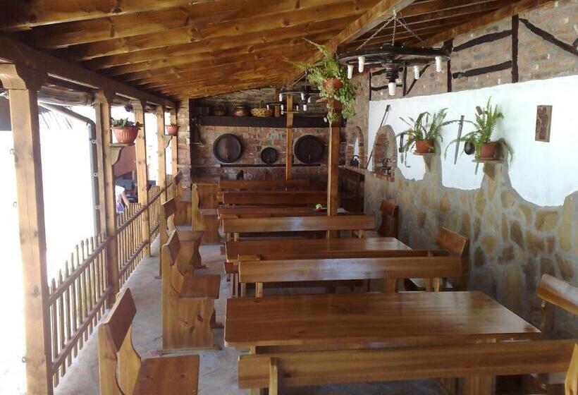 Четырехместный Номер Стандарт с Балконом, Marianas Guesthouse