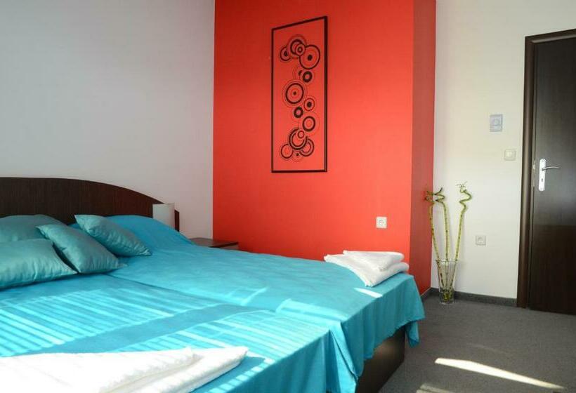 4인용 스탠다드 룸, Orlovetz