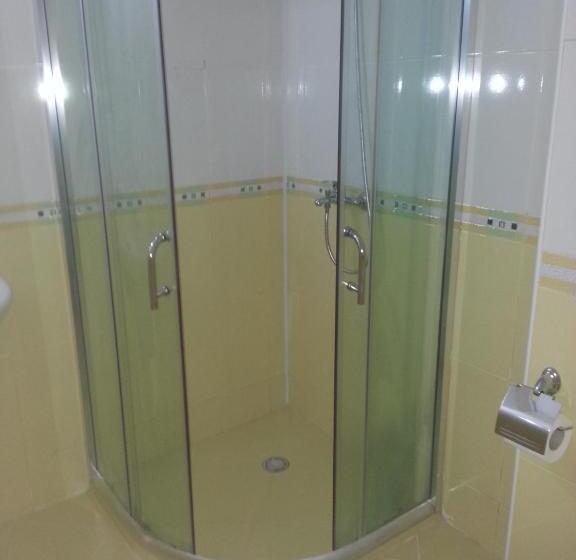 اتاق استاندارد با بالکن, Ray