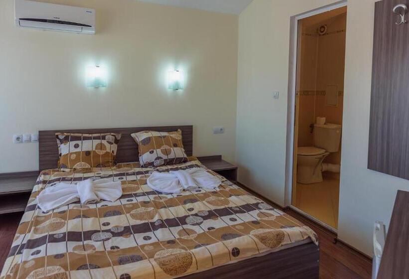 اتاق استاندارد با بالکن, Ray