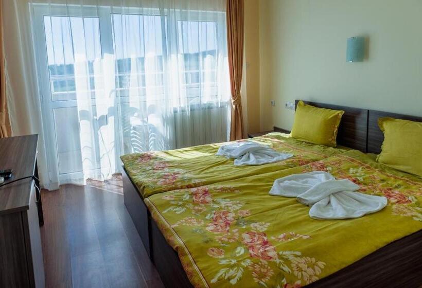 اتاق استاندارد با بالکن, Ray