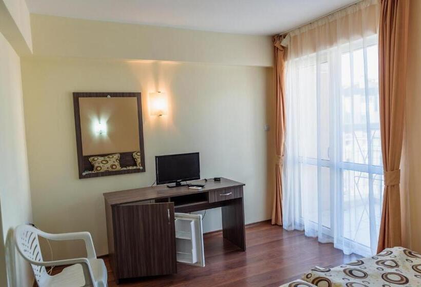 اتاق استاندارد با بالکن, Ray