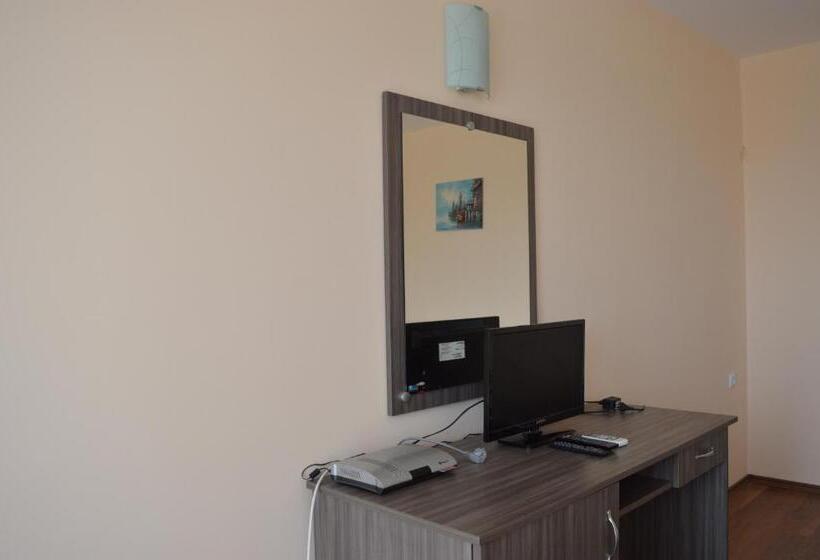 آپارتمان 2 خوابه, Ray