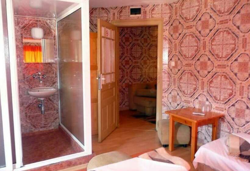 标准间, Shans 2 Hostel