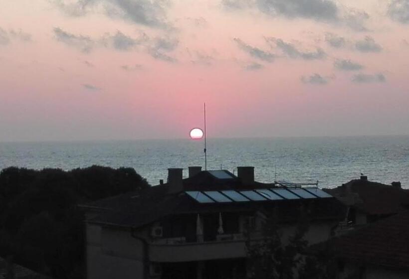 바다 전망 스위트, The Colourful Mansion