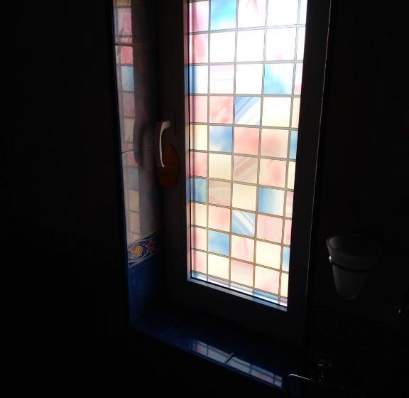 바다 전망 스위트, The Colourful Mansion