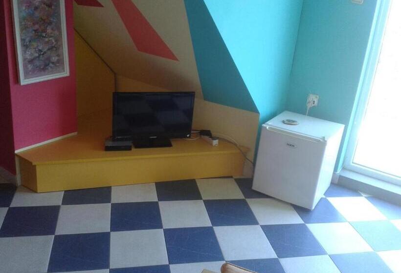 바다 전망 스위트, The Colourful Mansion