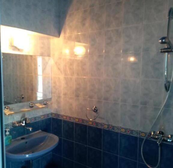 스탠다드 룸 킹사이즈 침대, The Colourful Mansion