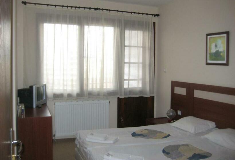 Quarto Estandar, Tihiat Kat
