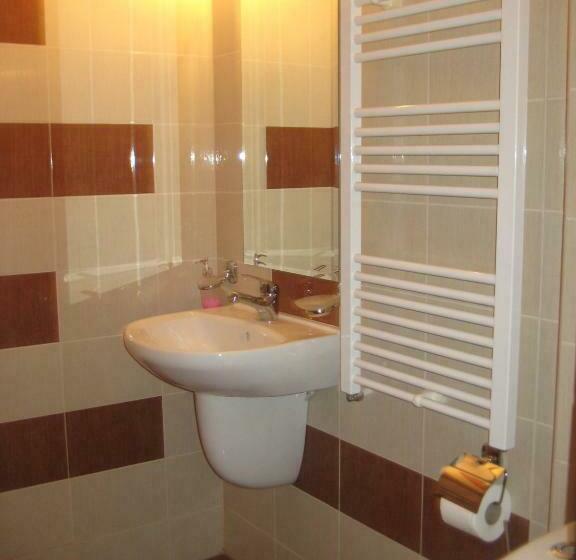 Номер Стандарт, Tihiat Kat