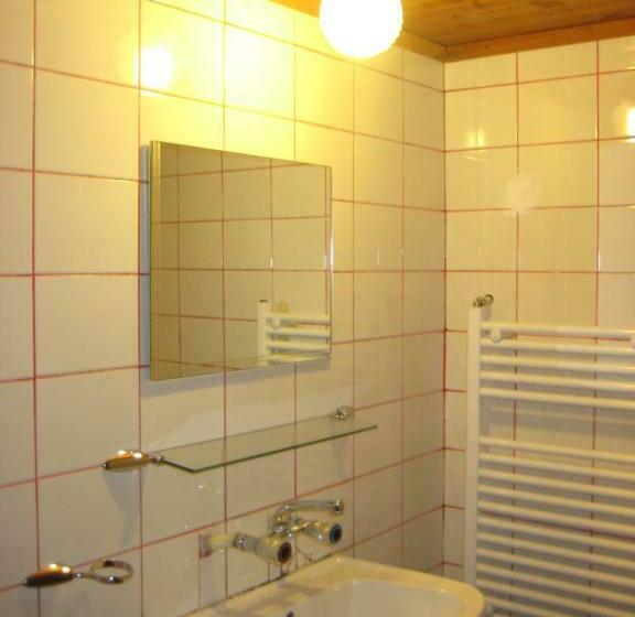 Quarto Estandar Banheiro Compartilhado, Tihiat Kat