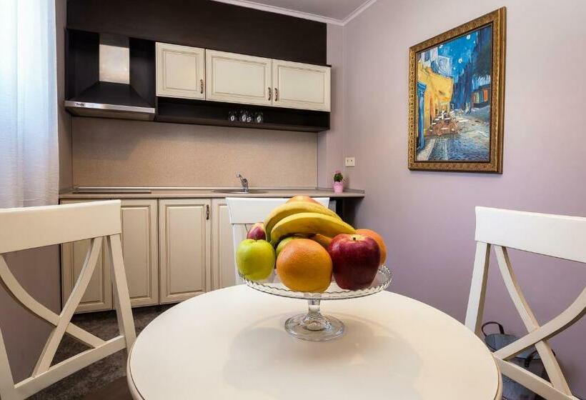 스탠다드 스튜디오, Villa Antica