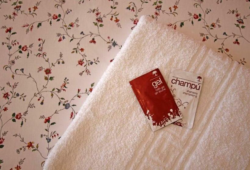 غرفة أساسية ثلاثية, Villa De Colunga