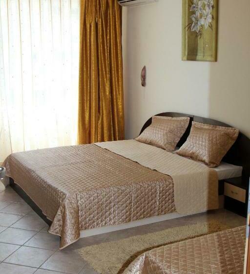 スタンダードトリプルルーム, Vlasta Family