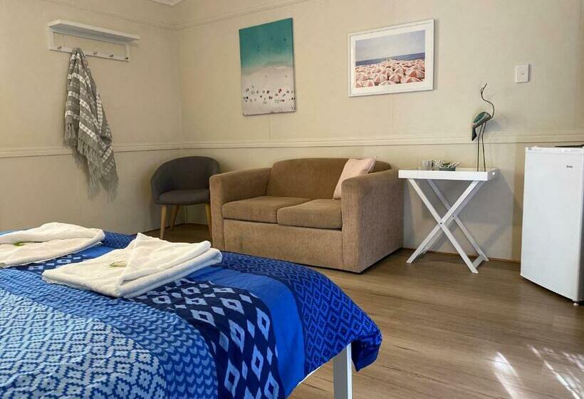 اتاق استاندارد, Colonial Village Resort