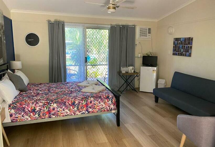 اتاق استاندارد, Colonial Village Resort